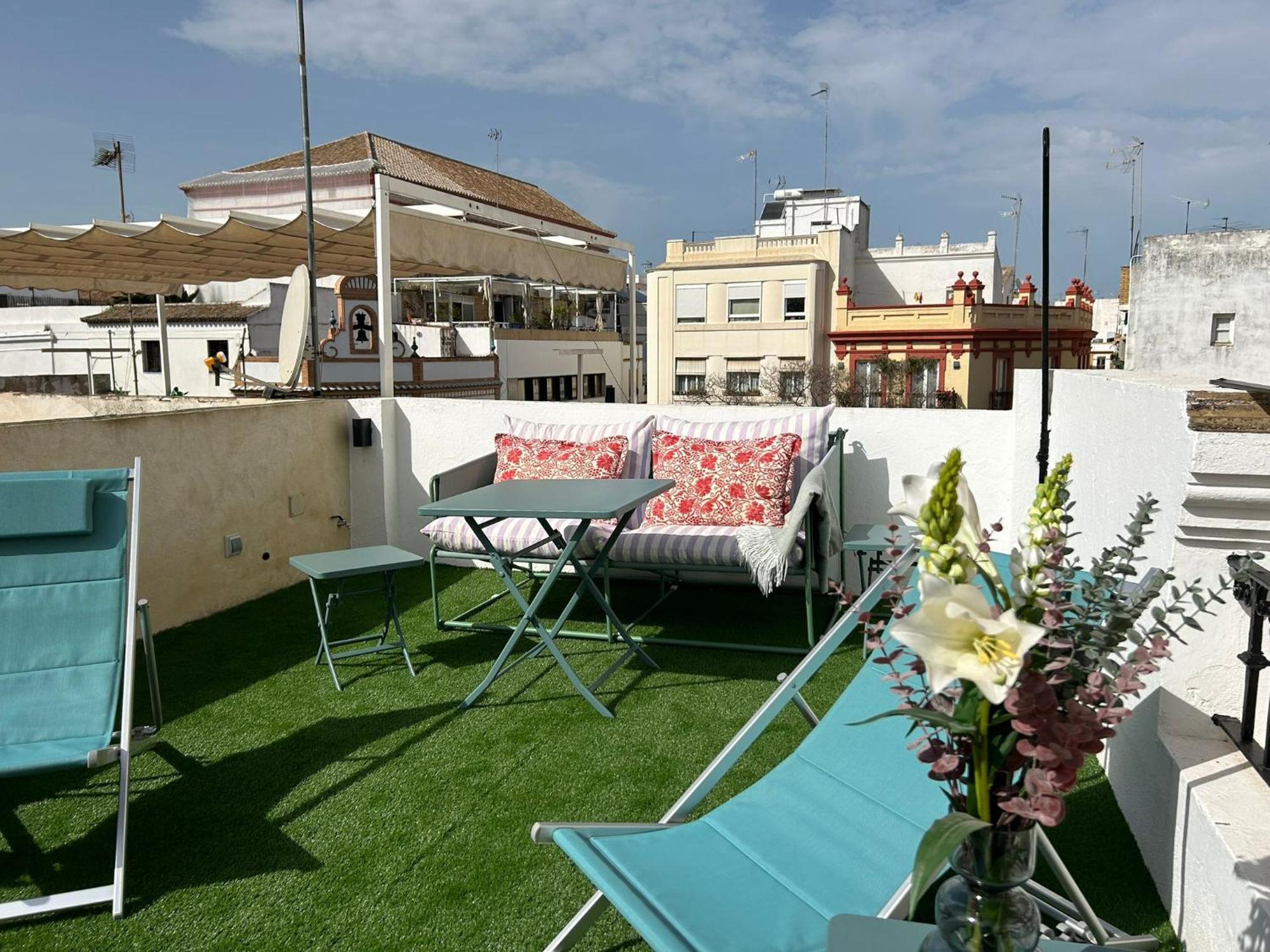 Puerta De Armas Apartments Seville Exterior photo